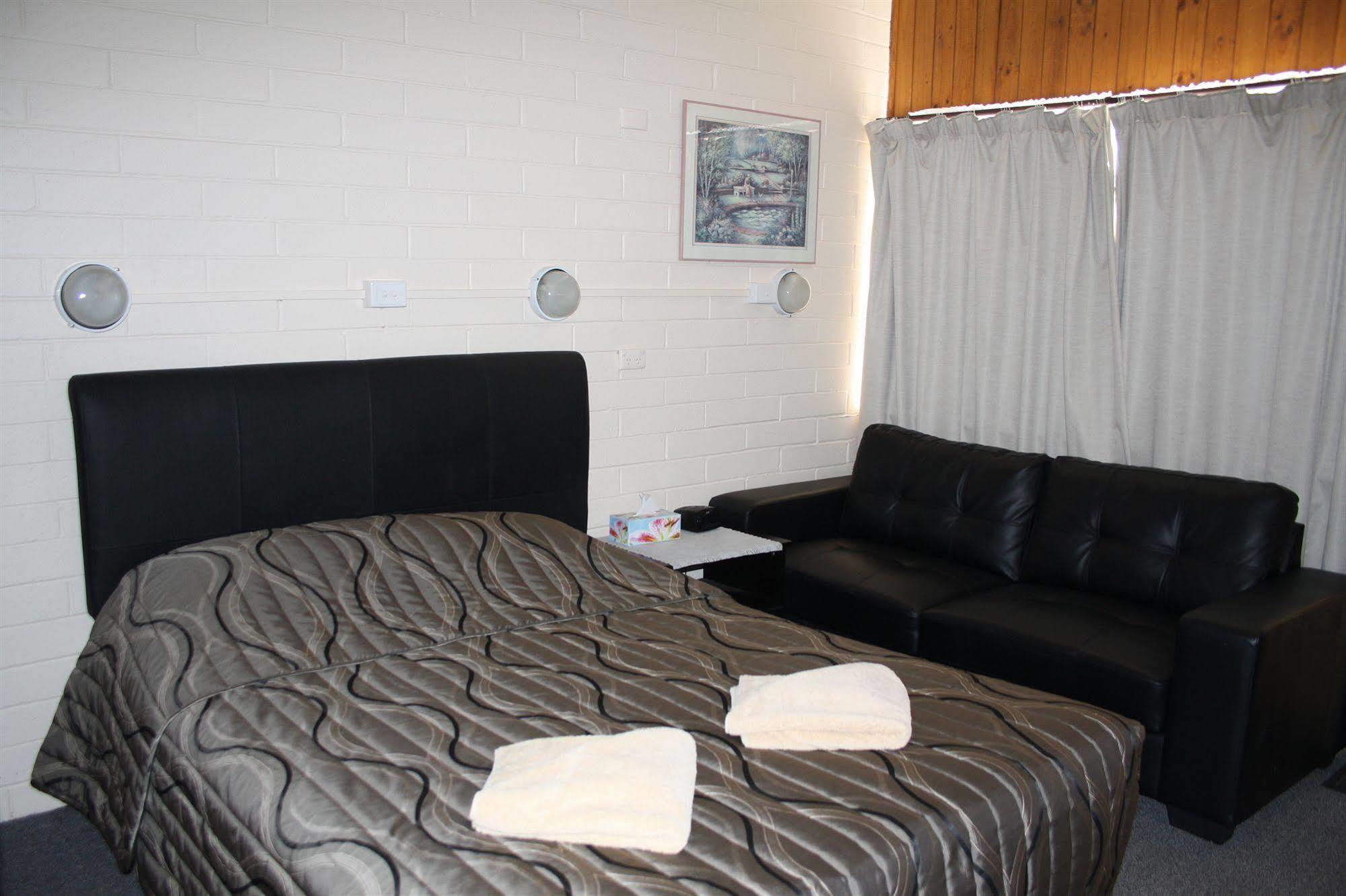 Nhill Oasis Motel Екстер'єр фото